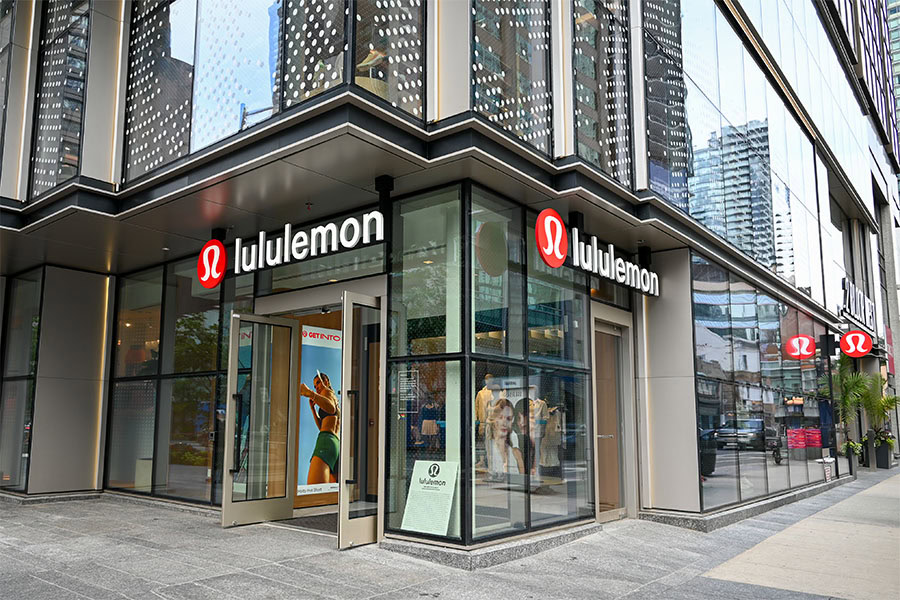 Рекламната стратегия на Lululemon: Как йога клиновете станаха империя